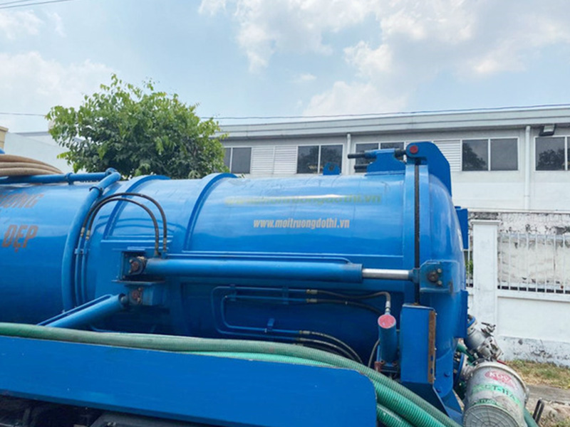 Tanker truck